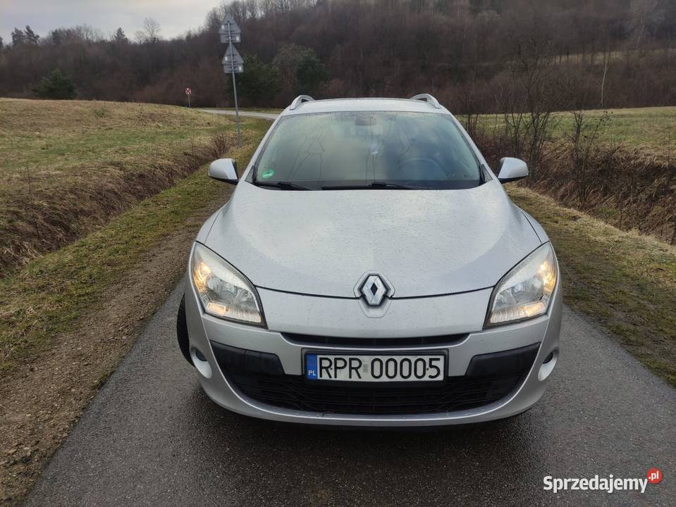 16 110 benzyna 6 biegów kamera klimatronik elektryczne szyby sprzedam