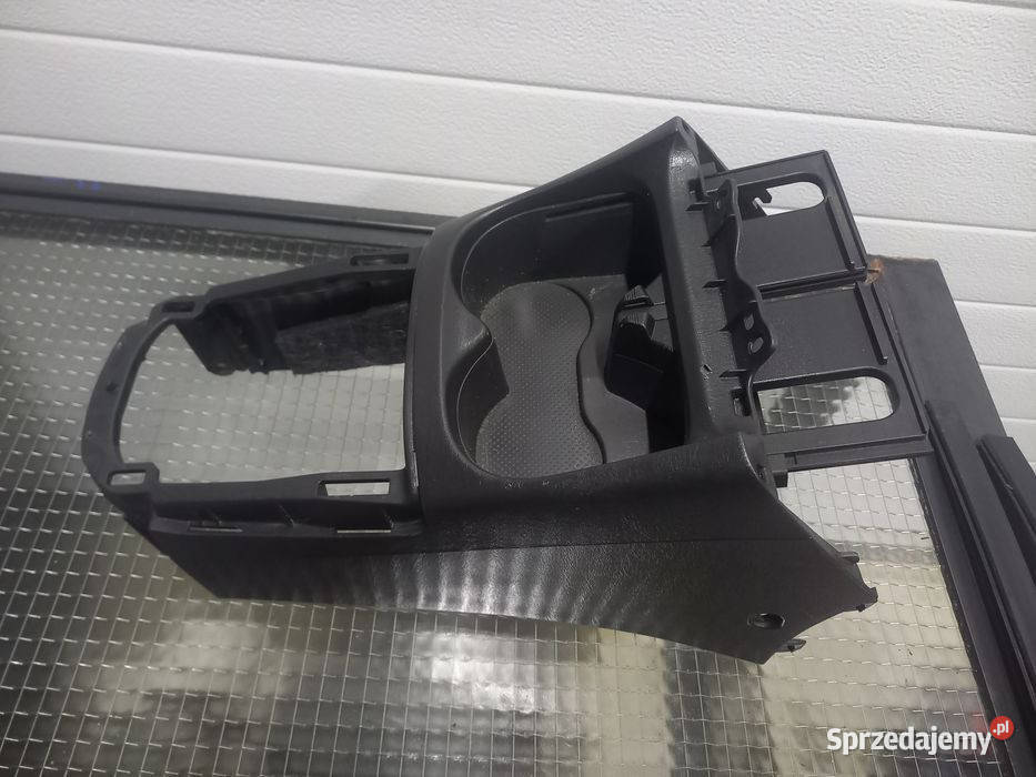 Tunel srodkowy na kubki 20 d4d toyota rav 4 II osobowe