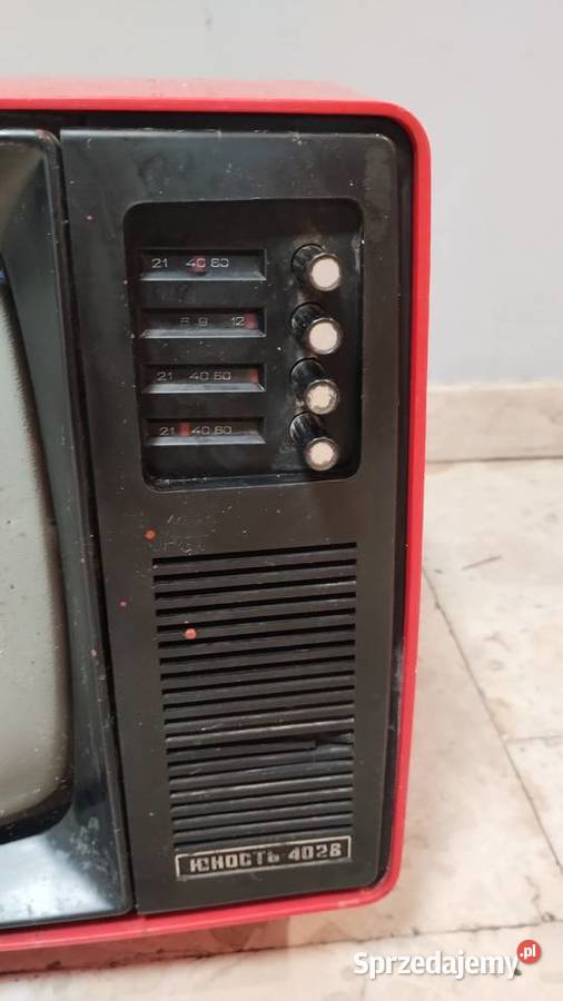 Stary radziecki telewizor junost