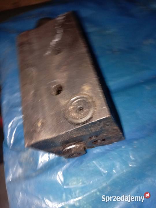 Rozdzielacz hydrauliczny C 360 355 4011 Piaseczno