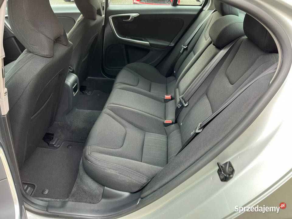 Volvo S60 16 T3 benzyna 150 Xenony Podgrzewane klimatyzacja mazowieckie Lipówki sprzedam