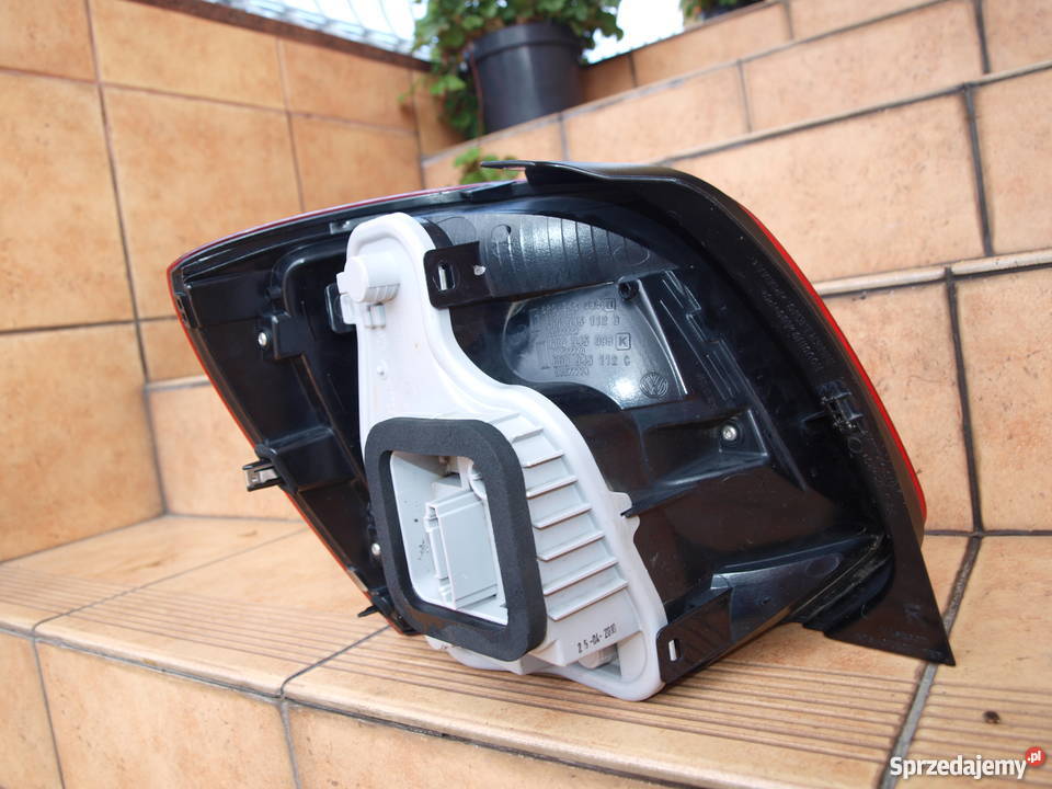 VW Polo lampa prawa tył 2009 2014r europa lampy tylne