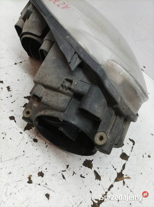 LAMPA PRZÓD PRAWA EU USZKODZONA 1EG24700718