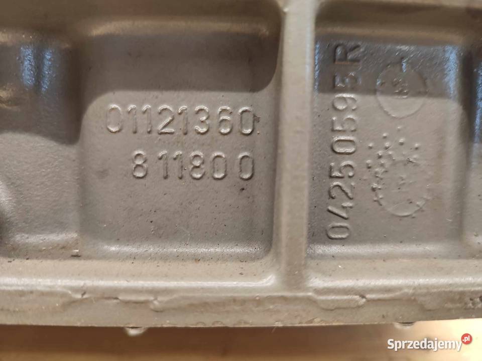 Pokrywa zaworów Fendt 716 Vario 04250595R Wilkowo