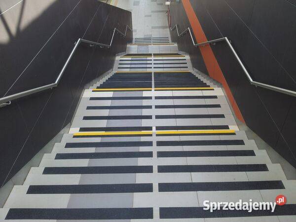 Akcesoria antypoślizgowe na schody zestaw pasków Kielce sprzedam