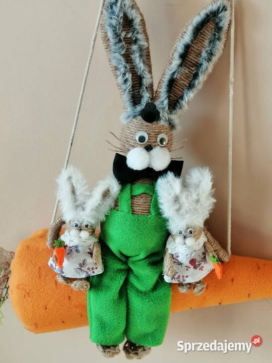 Zabawna dekoracja wielkanocna z zajączkami na