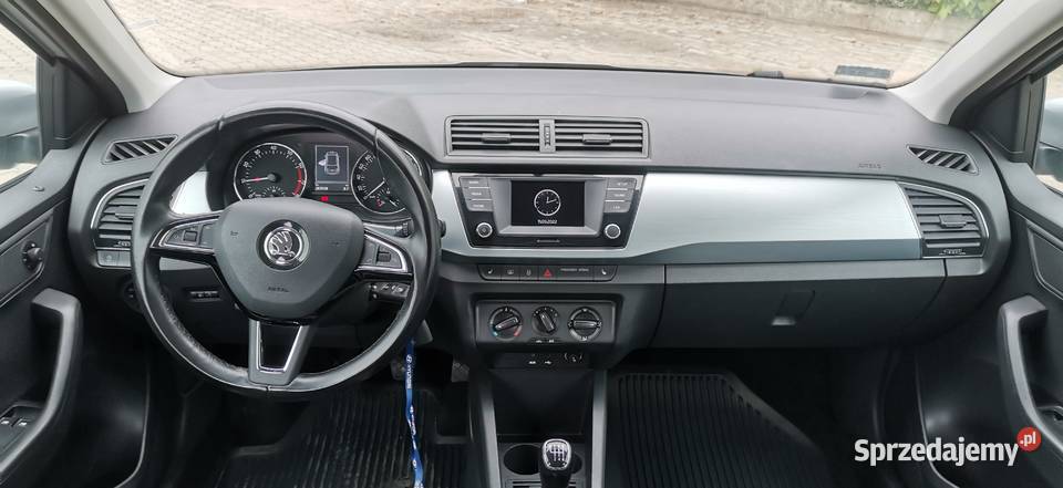 Skoda Fabia 2017 benzyna sprzedam