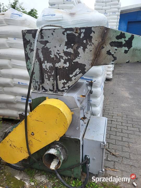 Młyn do tworzyw sztucznych z odciągiem tworzywa Białogard sprzedam