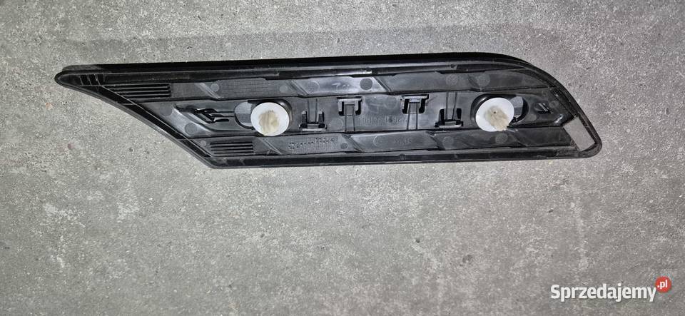 Zaślepka błotnika lewy przód Suzuki Vitara Listwy i nakładki dolnośląskie Wrocław sprzedam