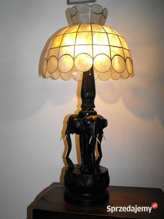 Drewniana rzeźbiona lampa witraż z masy perłowej
