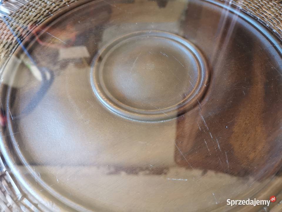 Stylowy stół z drewna z blatem ze szkła i Wałbrzych