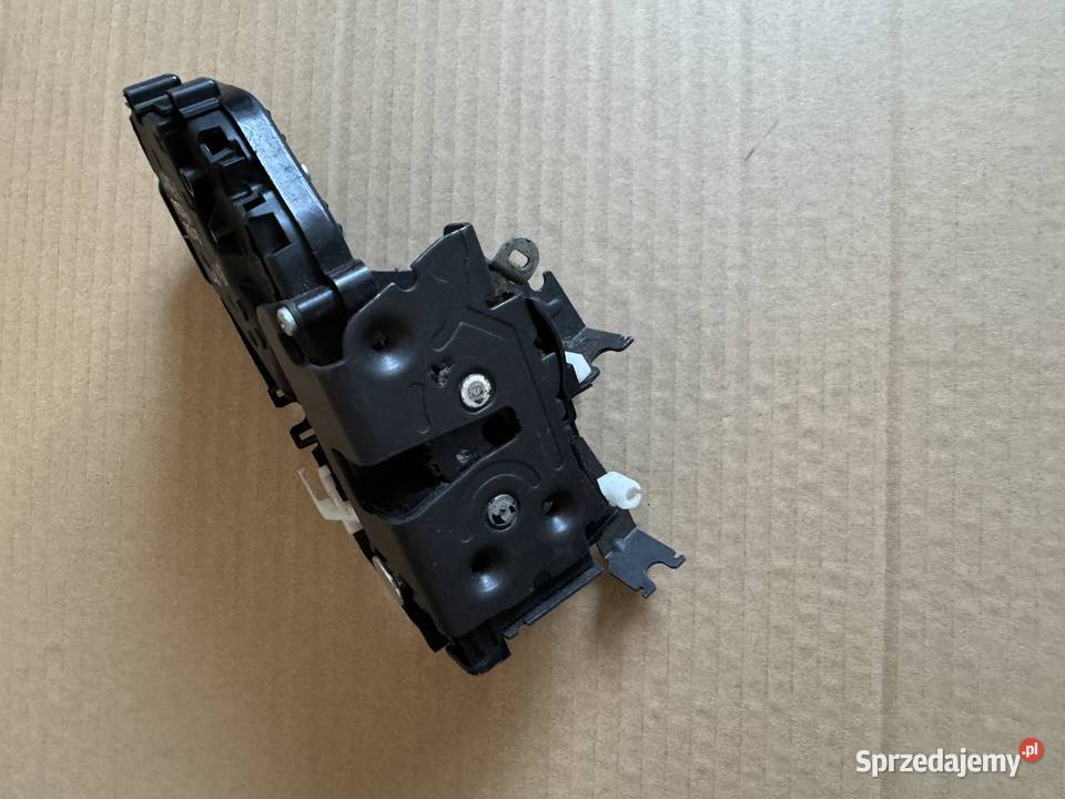 VOLVO V50 ZAMEK LEWY TYŁ ORYGINAŁ V 50 VOLVO Kłodzko