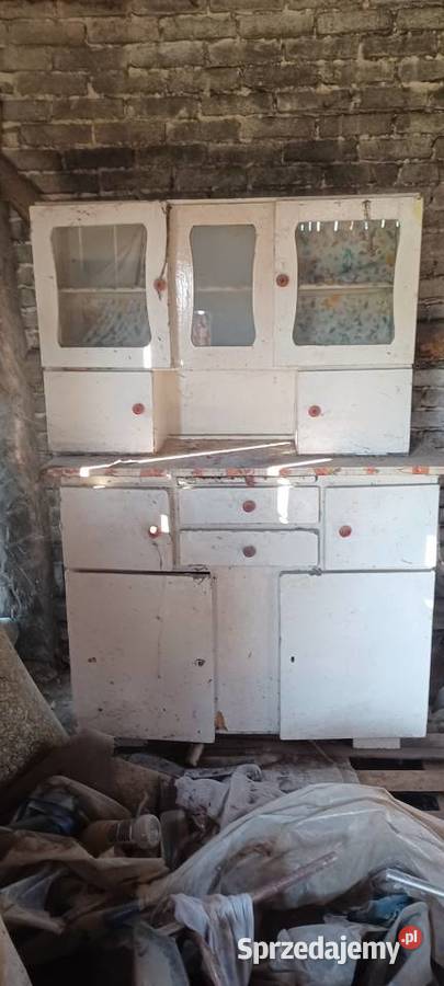 Kredens z czasów PRL Antyki Balbinów