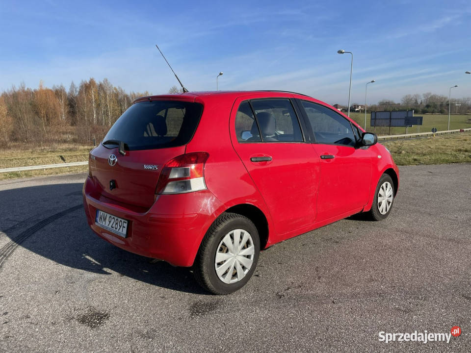 Toyota Yaris 10 Benzyna 2011r Lift Z Sprawną ABS Warszawa sprzedam