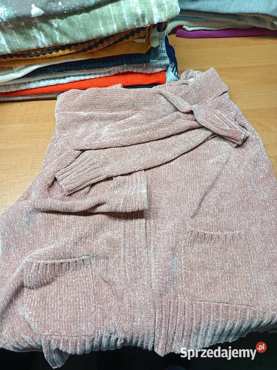 Swetry damskie różne fasony i kolory mix Lusina