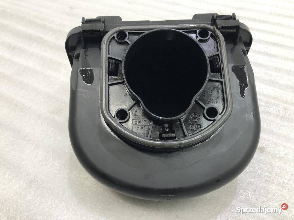 PUSZKA SKRZYNKA BEZPIECZNIKÓW BMW F31 9224872