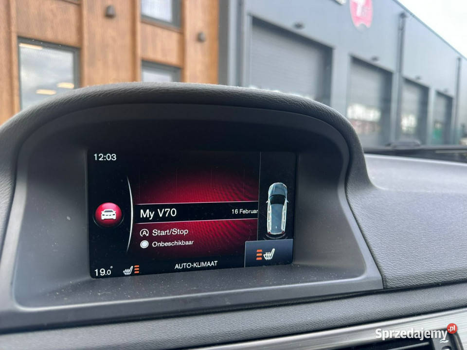 Volvo V70 20 D2 Xenony Podgrzewane fotele Hak światła przeciwmgielne Lipówki