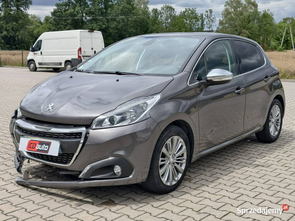 Peugeot 208 lifcie 12 benzyna 110 niski przebieg małopolskie Kęty