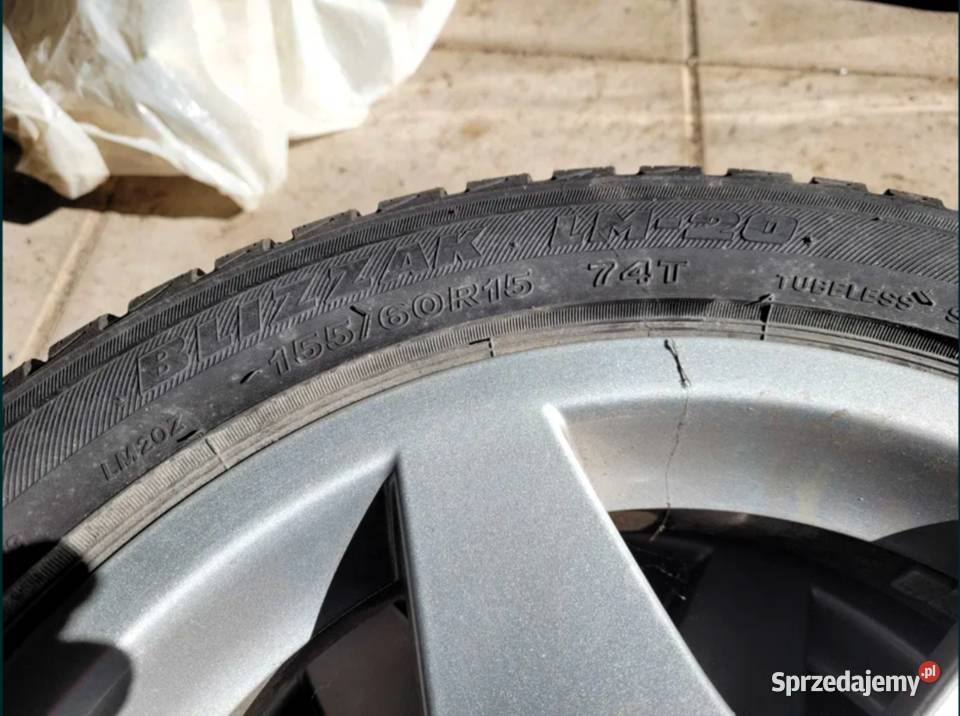 Alufelgi do SMARTA Orginał z oponami zimowymi Poraj sprzedam
