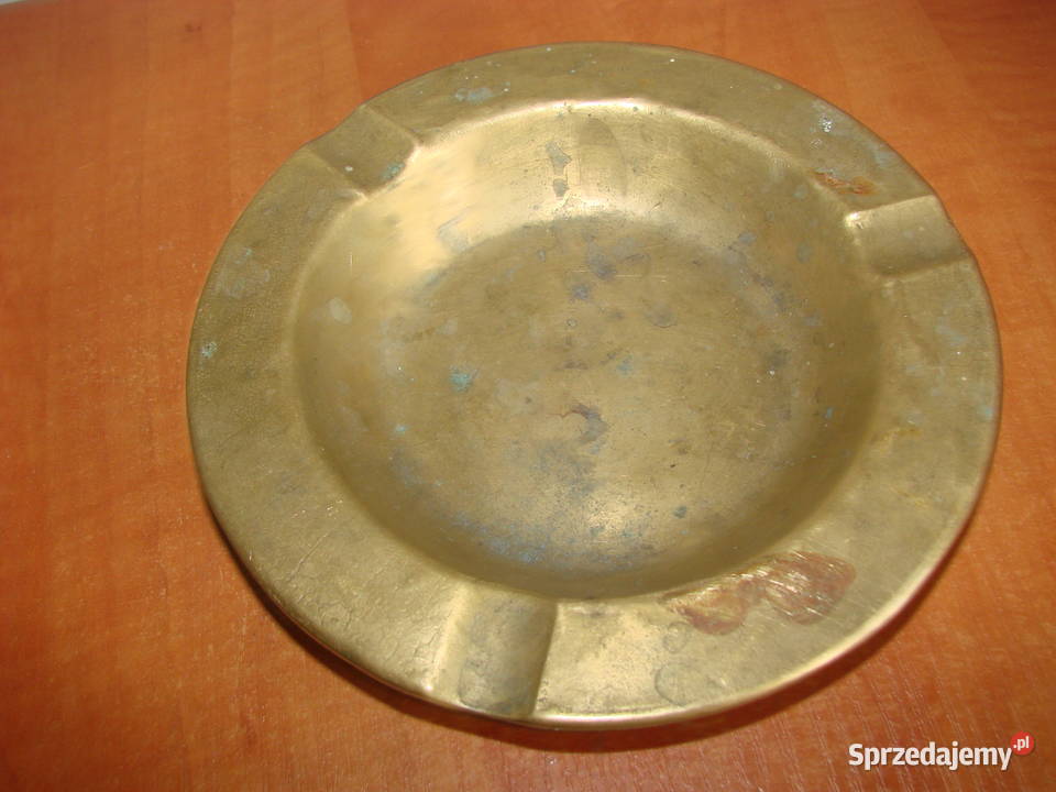 stara mosiężna popielniczka