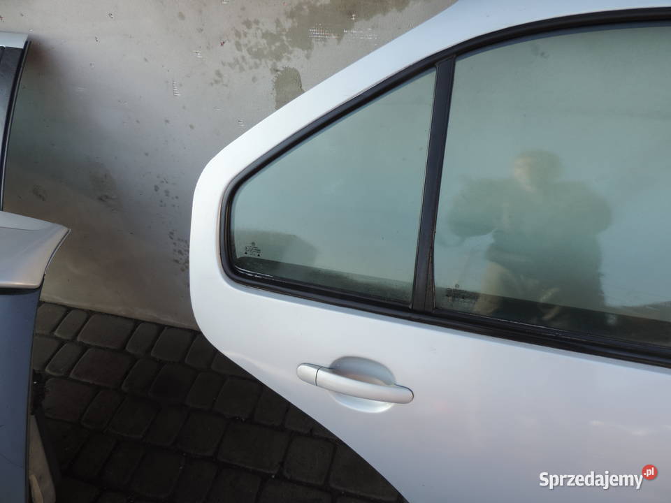 DRZWI PRAWY TYŁ VW BORA SEDAN