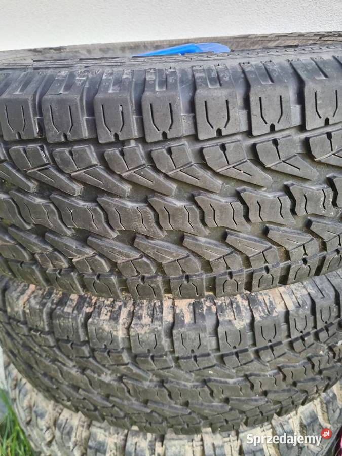 8 opon terenowych i 1 felga Lublin