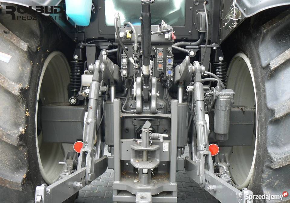 Ciągnik Valtra T133 HiTech maszyna Głuchów sprzedam