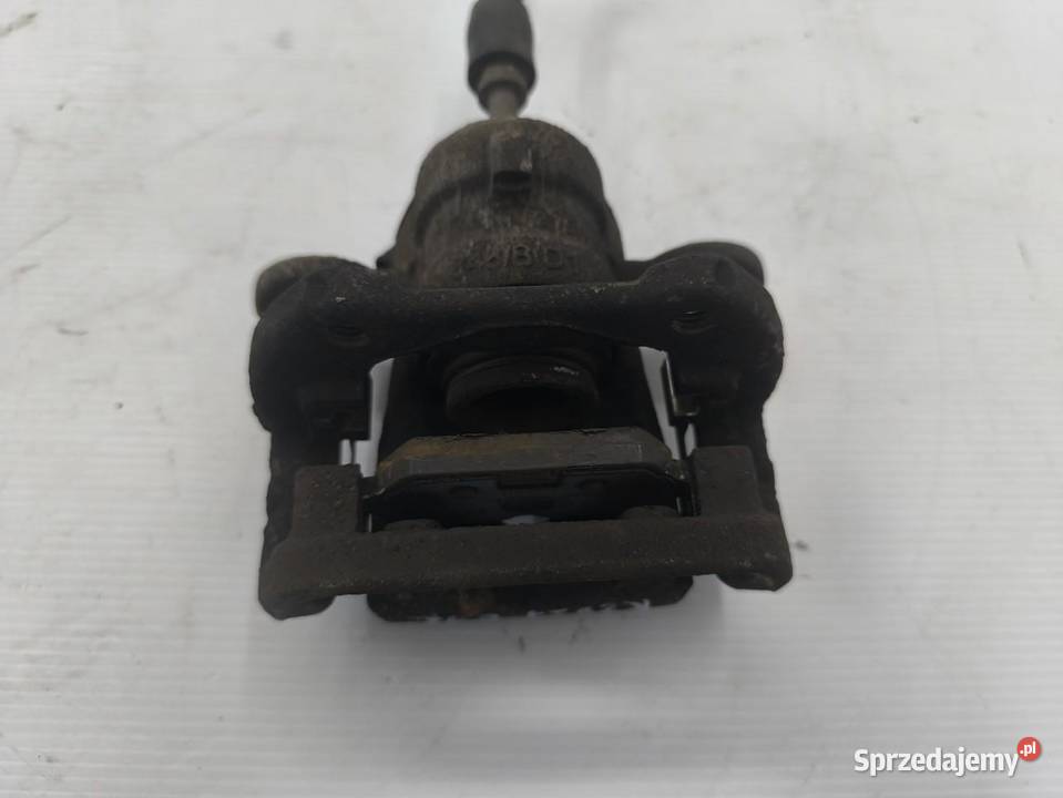 ZACISK PRAWY PRZÓD BMW 1 E87 E81 LIFT 16