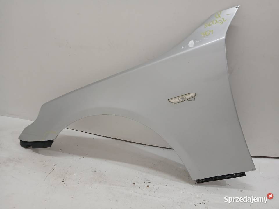 BŁOTNIK LEWY PRZEDNI BMW E60 E61 Błotniki Części samochodowe Strzyżewice