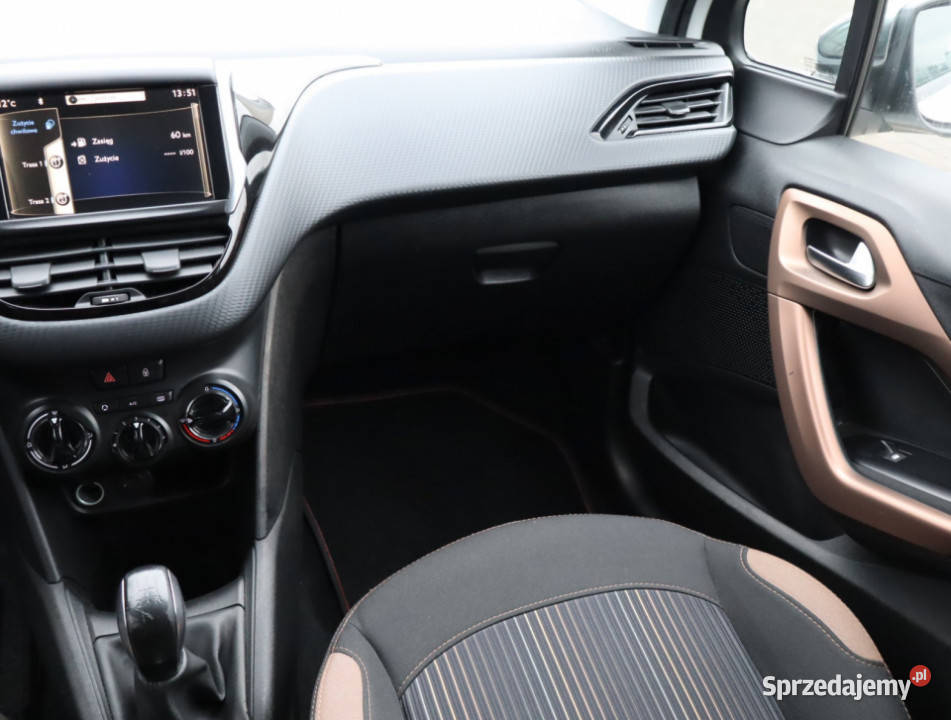 Peugeot 208 12 PureTech centralny zamek