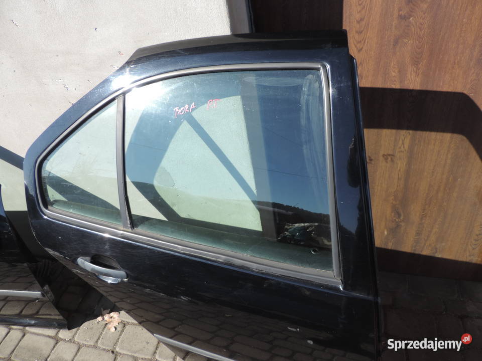 DRZWI PRAWY TYŁ VW BORA SEDAN L041 sprzedam