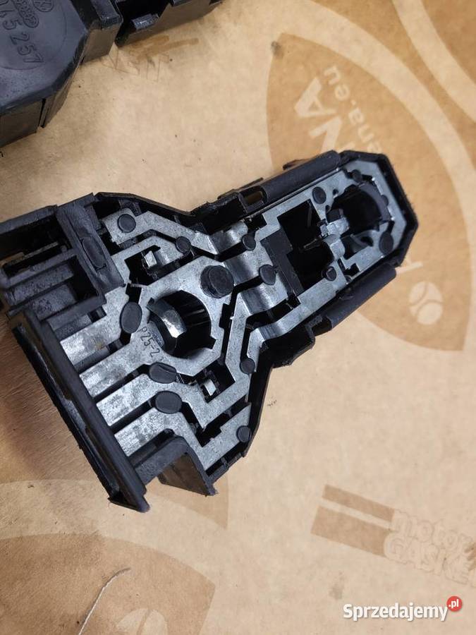 Oprawki żarówek lampa tył volkswagen Passat b2 Lublin sprzedam