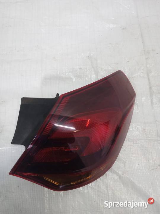 OPEL ASTRA J IV HB LAMPA PRAWY TYŁ PRAWA TYLNA