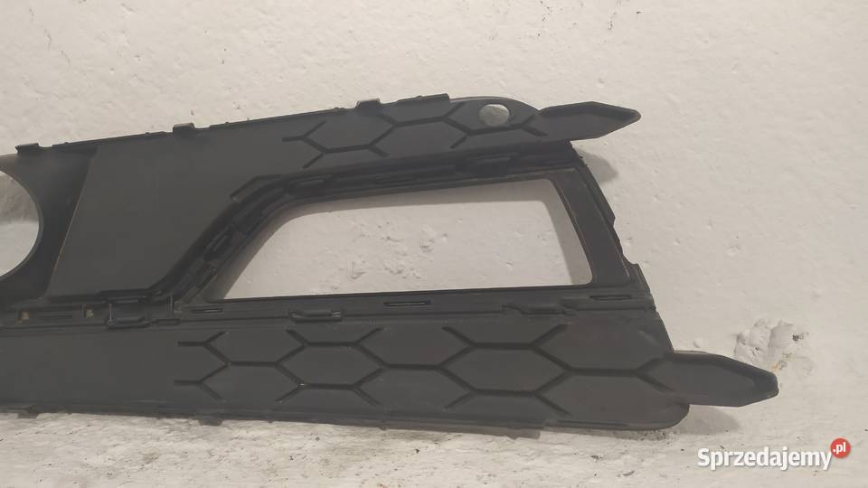 Kratka Audi A5 SLine w zderzak pod halogen
