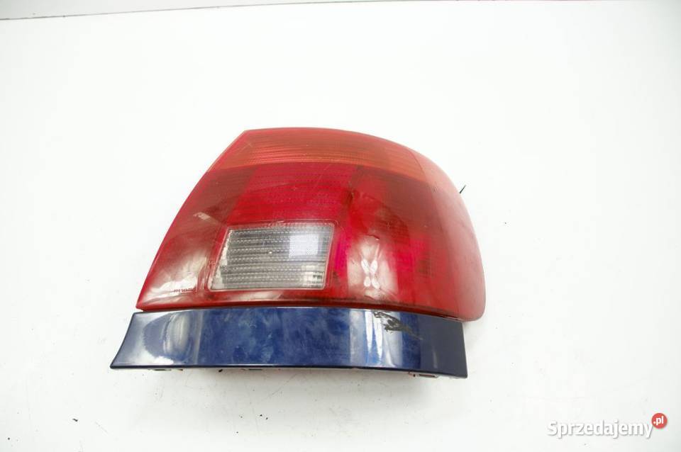 LAMPA PRAWA TYŁ AUDI A4 B5 osobowe Lipno