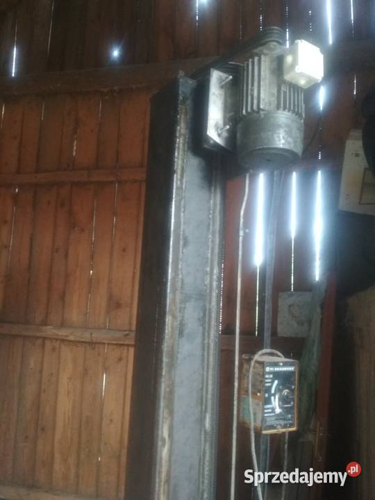 Podnośnik dwukolumnowy 25T Hucisko