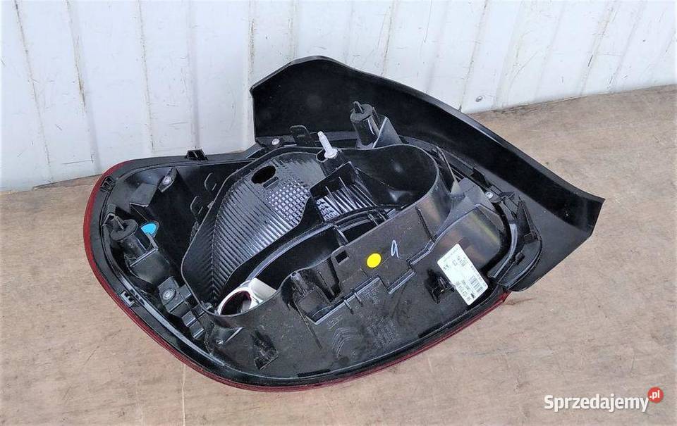 CITROEN C3 III 3 LAMPA PRAWA TYŁ