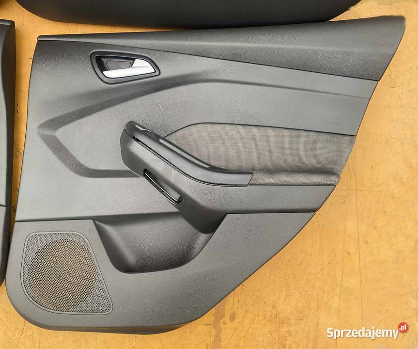 FORD FOCUS MK3 BOCZKI DRZWI TAPICERKI BM51A23942 Radom sprzedam