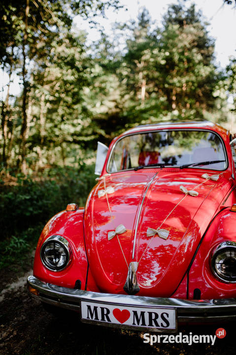 Auto do ślubuwesele CZERWONY GARBUS sesje