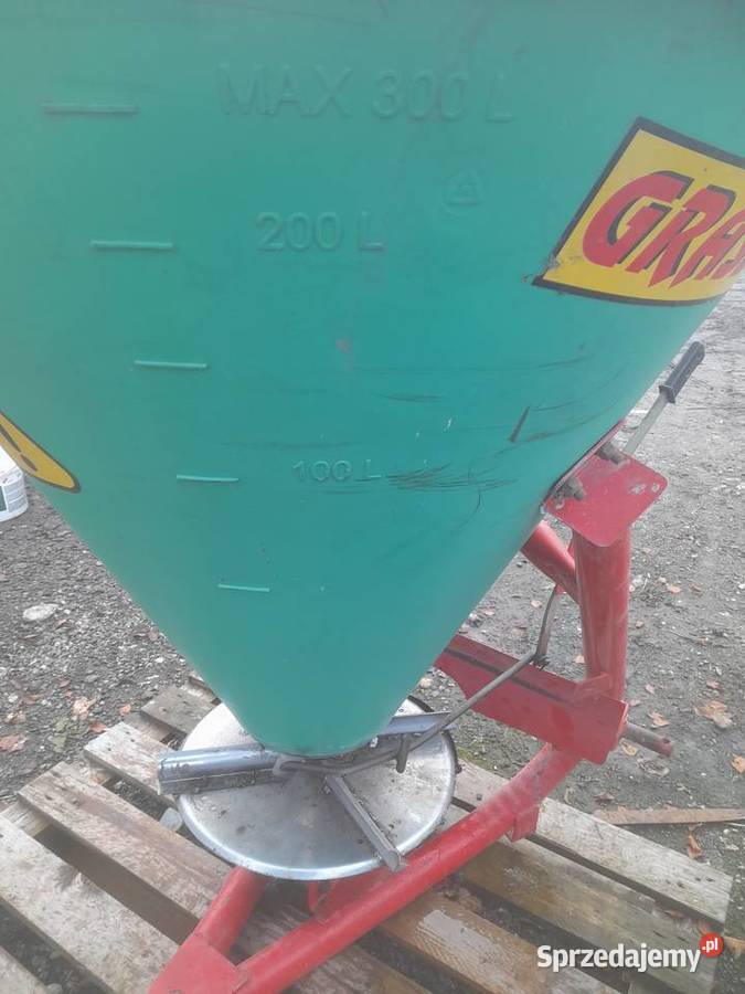 Rozsiewacz nawozy 300 litrów Busko-Zdrój