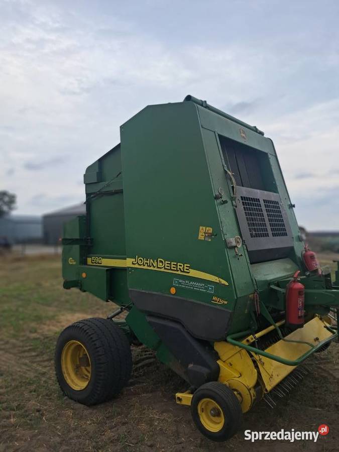 Prasa john deere 592 Rolujące (belujące)