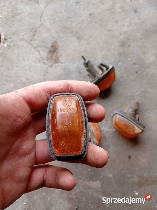 Kierunkowskazy Fiat 126p Tuchorza