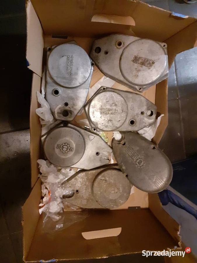 Czesci pokrywy motorynka komar ogar Konin