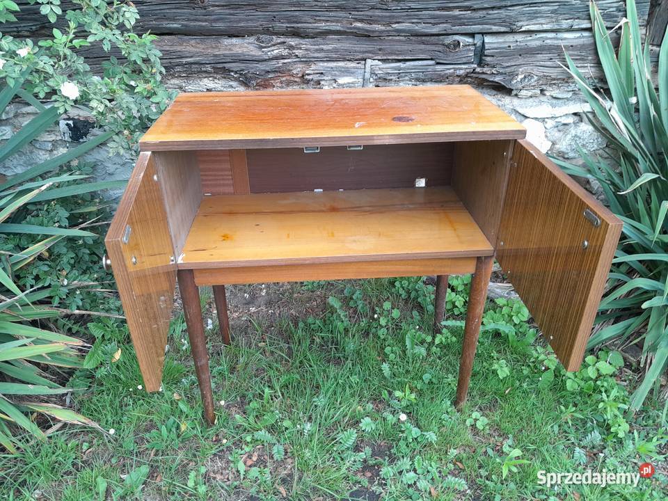 Stary stolik szafka z czasów PRL zabytek retro Dąbrowa Górnicza