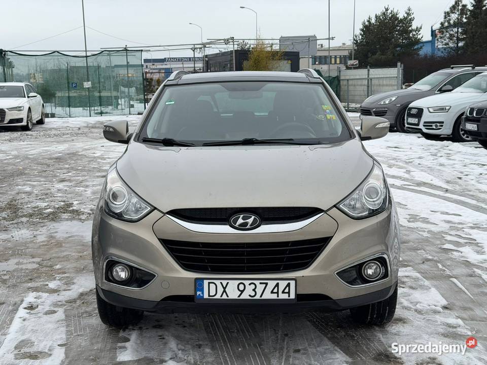 Hyundai ix35 20 AWD 2011r Automat Skóra Panorama złoty Wrocław