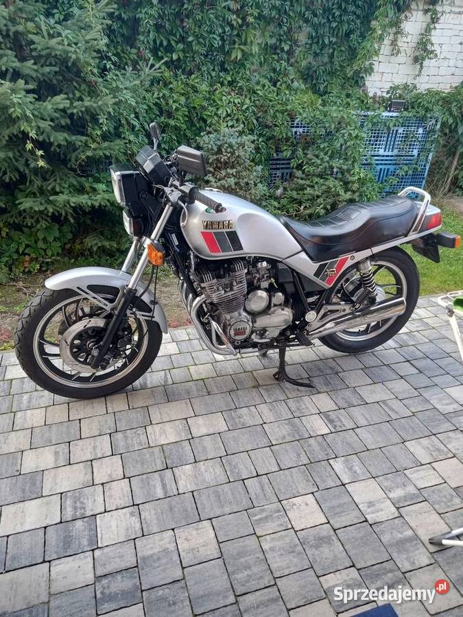 Klasyczna Yamaha z 1983r czterosuwowy Trawniki