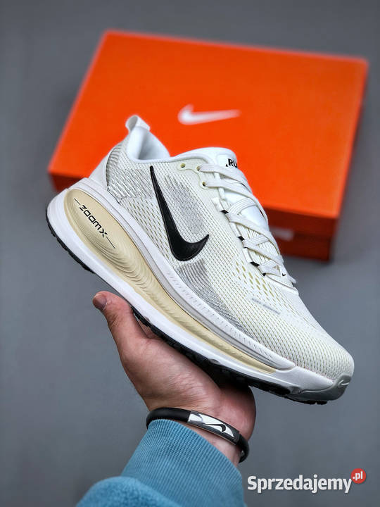 Nike Vomero 18 buty do biegania rozmiar 4046