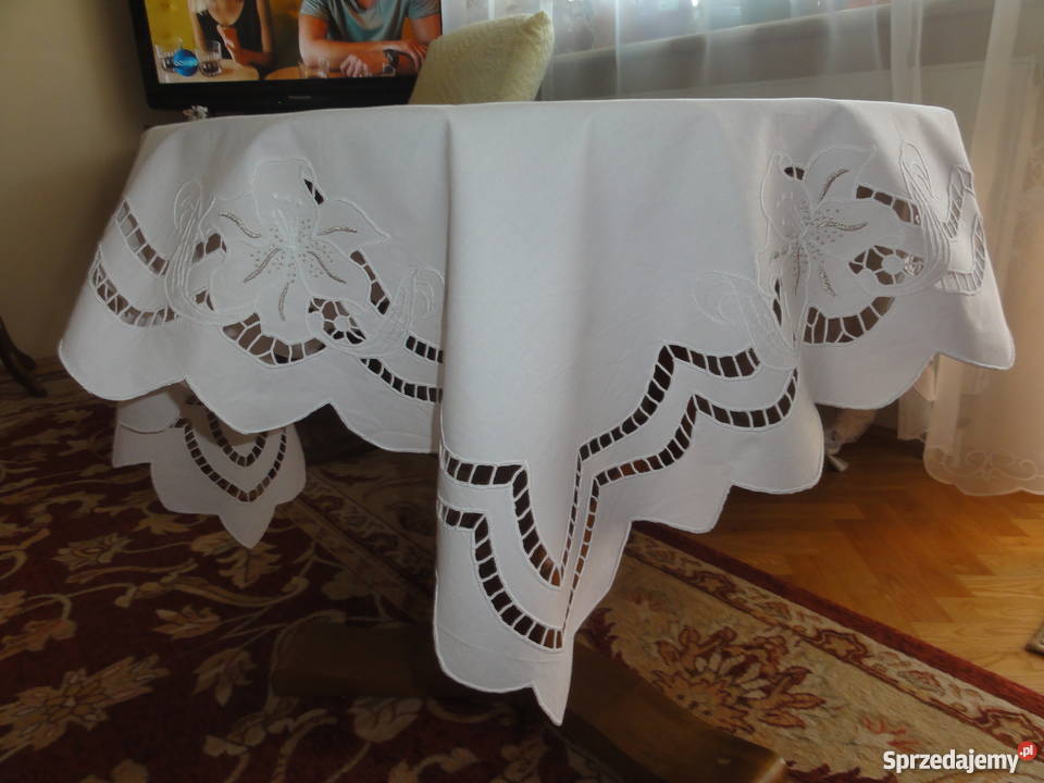 Obrus z lilią złoty srebrny ręcznie wykonany lubelskie Lublin