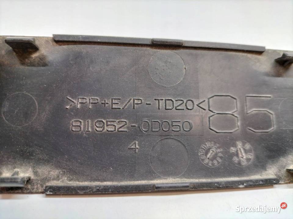 ŚWIATŁO STOP 81570 0D151 Toyota Yaris III sprzedam