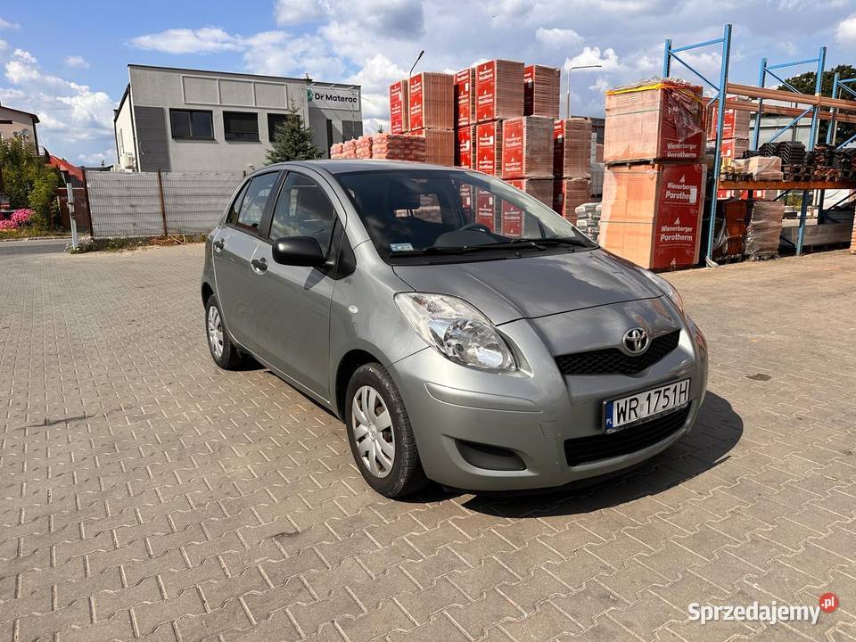 Toyata yaris salon polska bezwypadkowy pierwszy